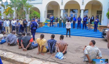 Haut-Katanga: un groupe de présumés criminels présenté au gouverneur à Lubumbashi