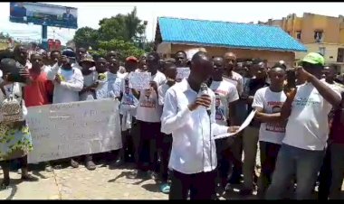 Invalidation d’Olivier Nsendula au profit de Samy Badibanga : les ressortissants de Katanda manifestent à la Cour constitutionnelle (communication)