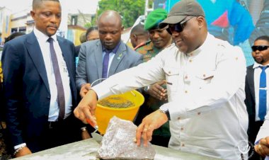 Maternité de Kintambo : Félix Tshisekedi pose la première pierre, les bâtisseurs ont leur premier grand chantier 