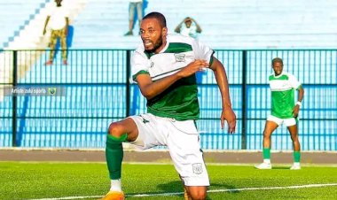 Play down: penalty raté, Motema Pembe tombe devant Kuya