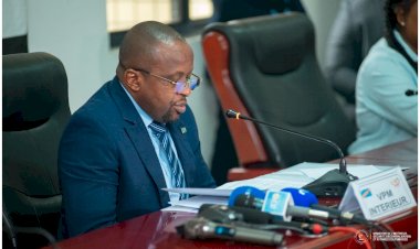 Jacquemain Shabani lance la séance d’information avec les gouverneurs