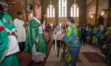Judith Suminwa sollicite l'aide de l'église pour endiguer l'insécurité à l'Est du pays