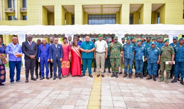 Kinshasa:   Daniel Bumba équipe les bourgmestres