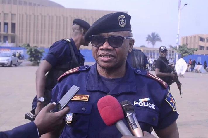Violence d'une femme à Kinshasa: Blaise Kilimbalimba arrête les policiers