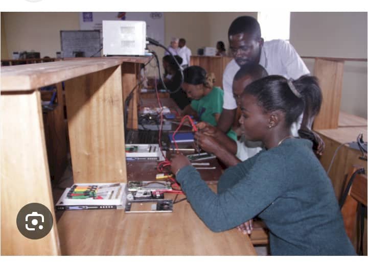 Formation professionnelle en RDC : l'Ecole de Métiers de Kinshasa reçoit 5000 apprenants